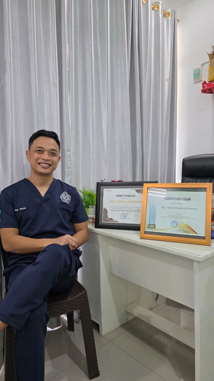 Drg. I Made Winarto Adi Senawa